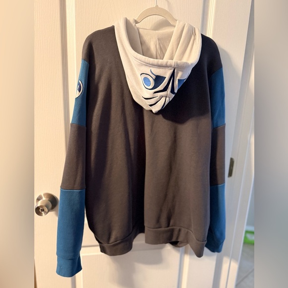 Her Universe Star Wars Bo-Katan Armor Hoodie Plus Size - Picture 3 of 13